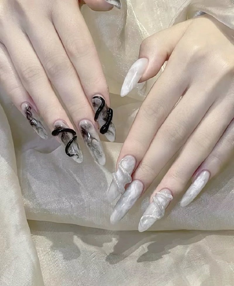 hình nail con rắn 2