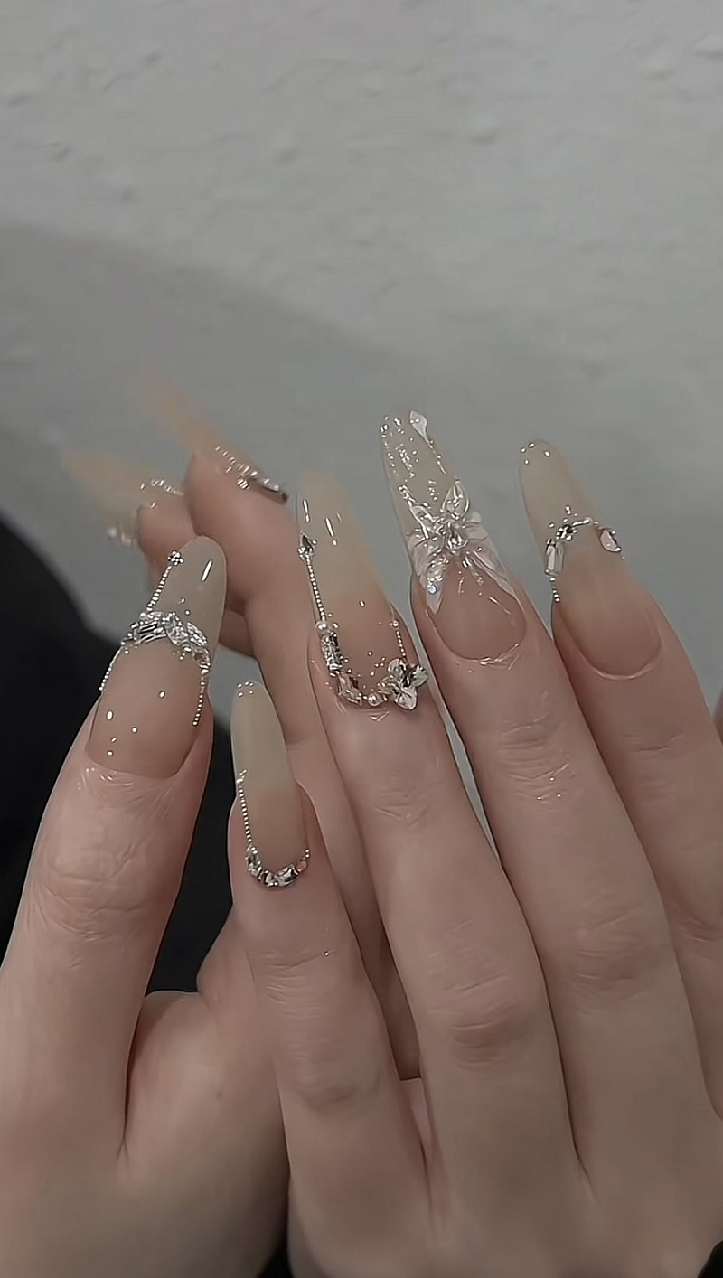 nail buom 3