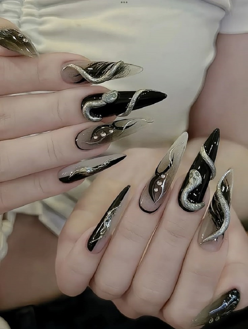 nail con rắn 3