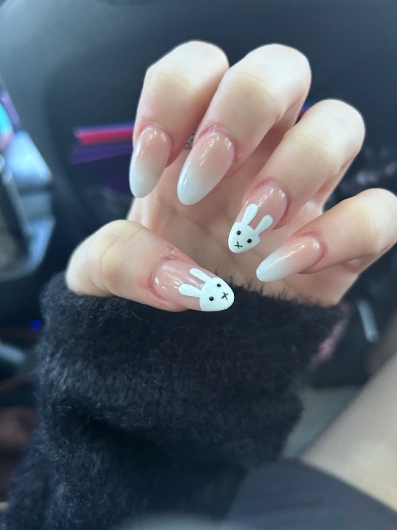 nail con tho 4