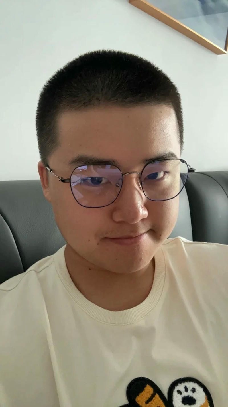 tóc húi cua đeo kính