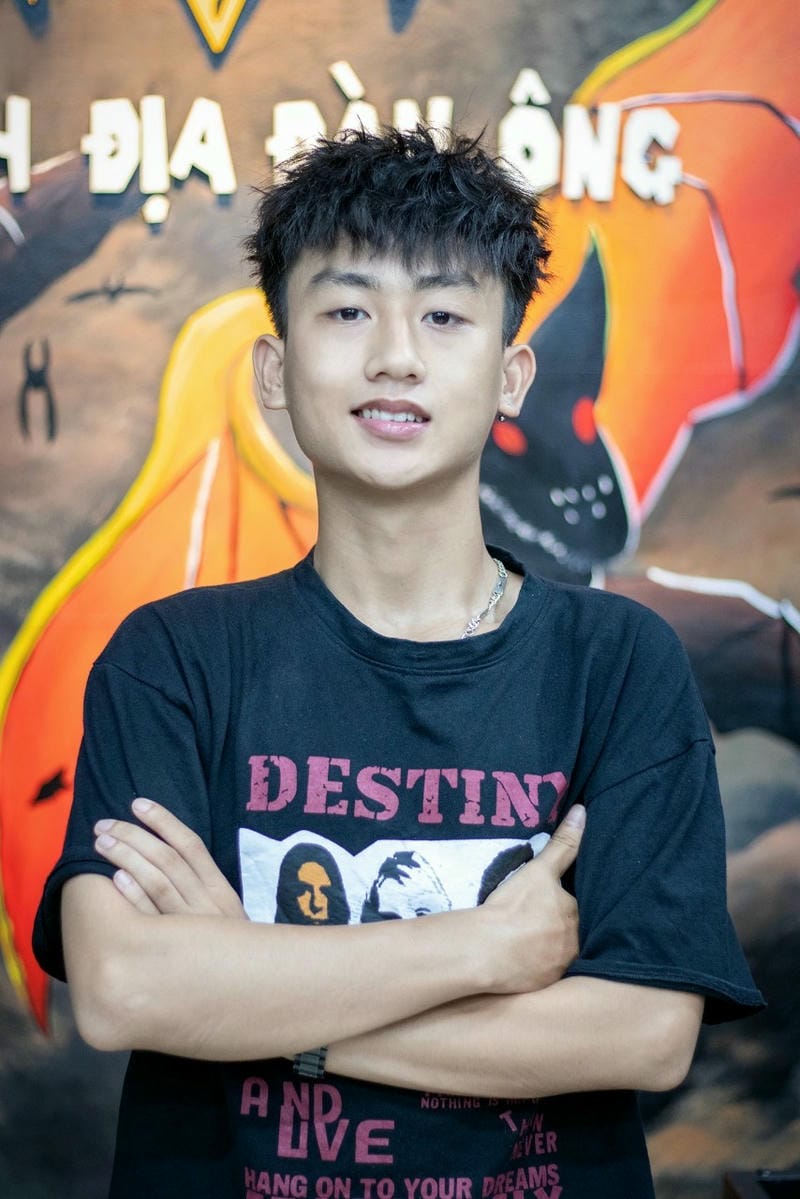 tóc mặt kim cương nam xù