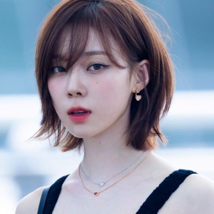 tóc ngang vai ngầu