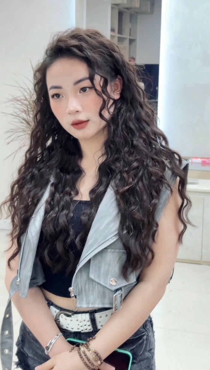 tóc xoăn xinh