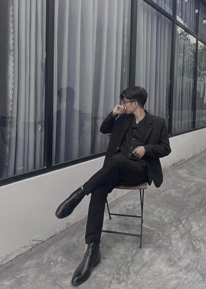 ảnh nam nhân mặc vest