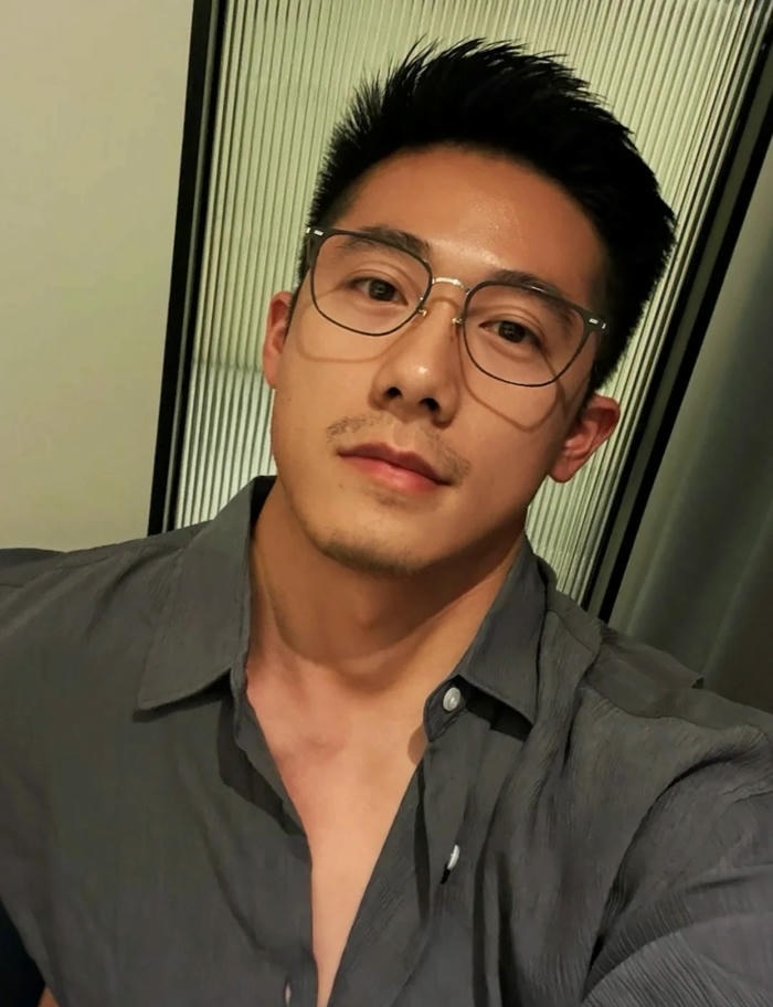 anh trai dep deo kinh