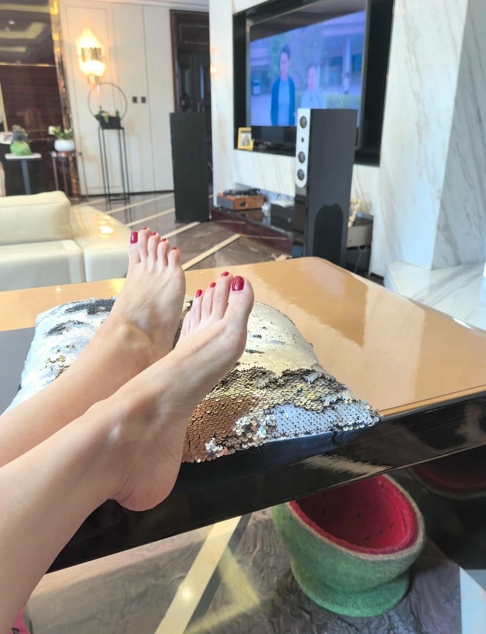 hình ảnh nail chân màu nude cực xinh