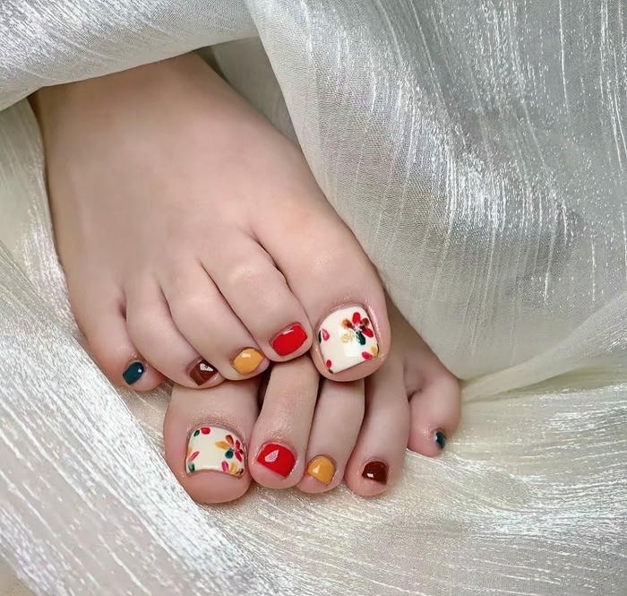 hình ảnh nail chân nhiều màu đẹp cực