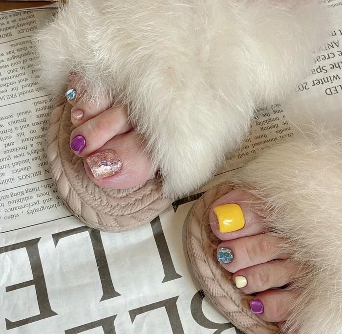 hình ảnh nail chân nhiều màu siêu xinh