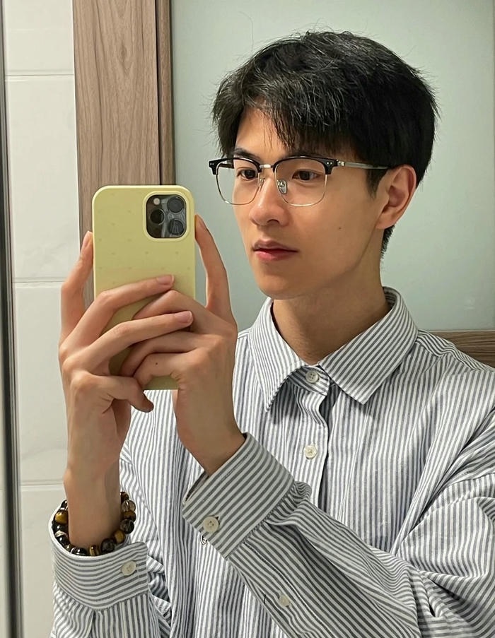 hình ảnh trai đeo kính