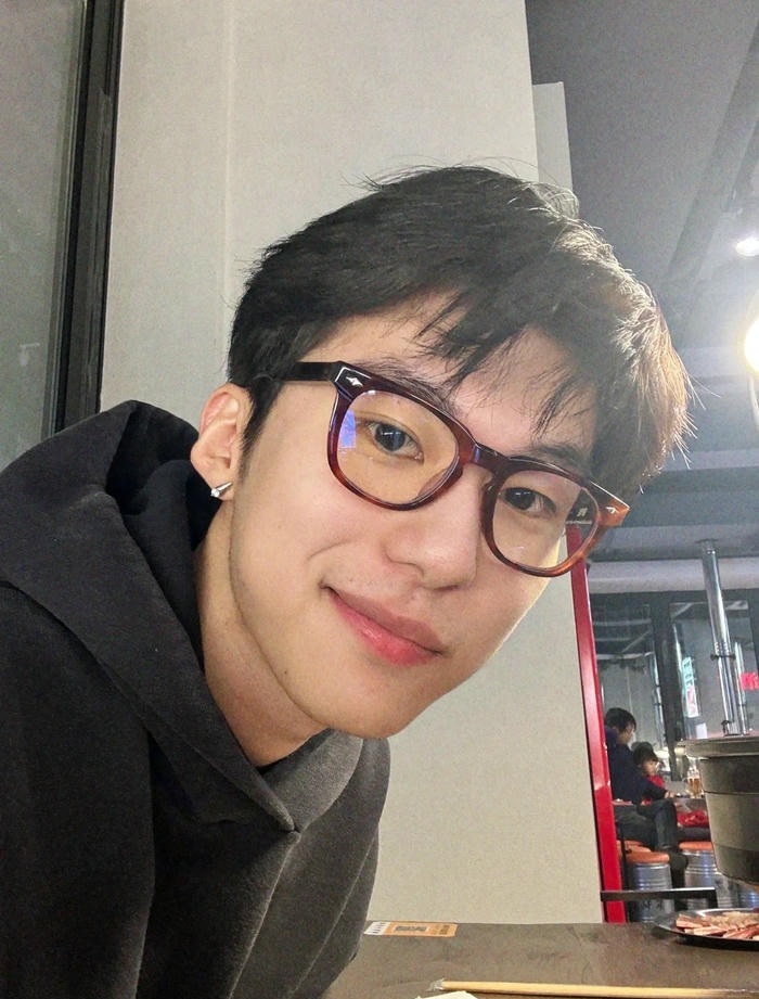 hình ảnh trai đeo kính đẹp