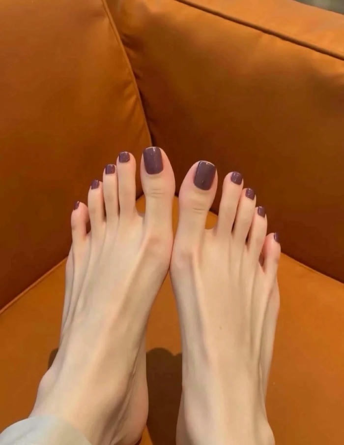 hình nail chân màu nude