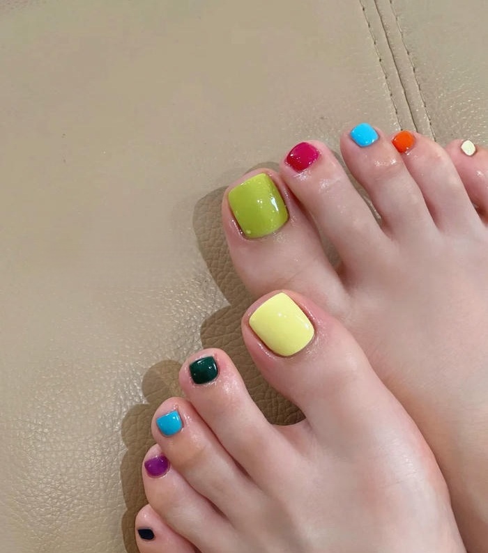hình nail chân nhiều màu đẹp nhất