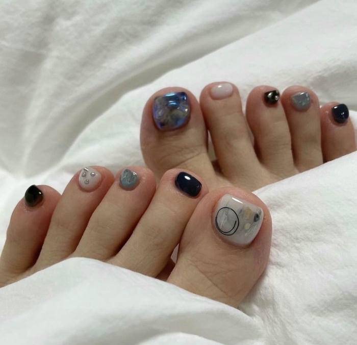 hình nail chân nhiều màu