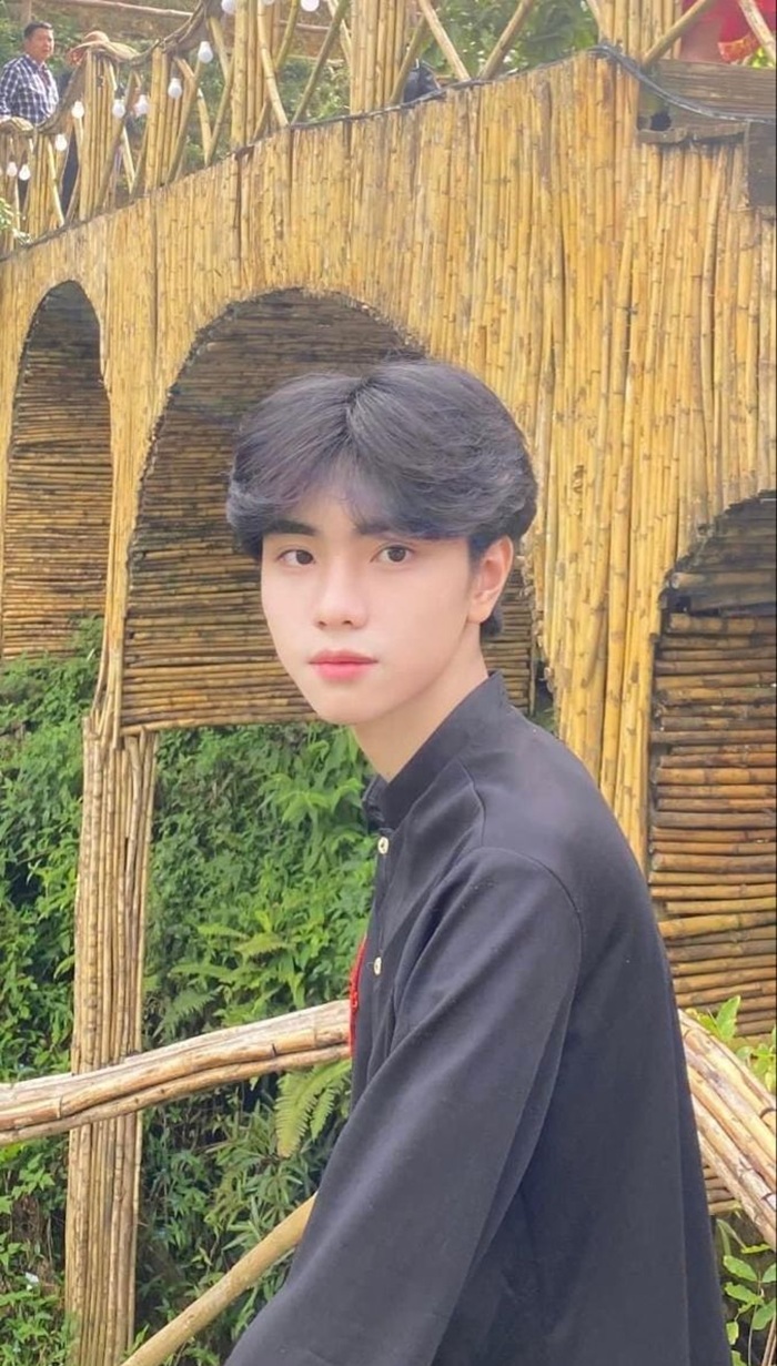 hình trai 18 tuổi