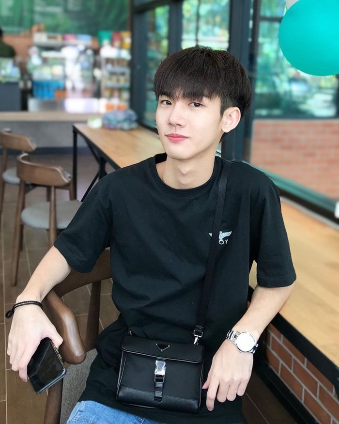 hình trai 18 tuổi