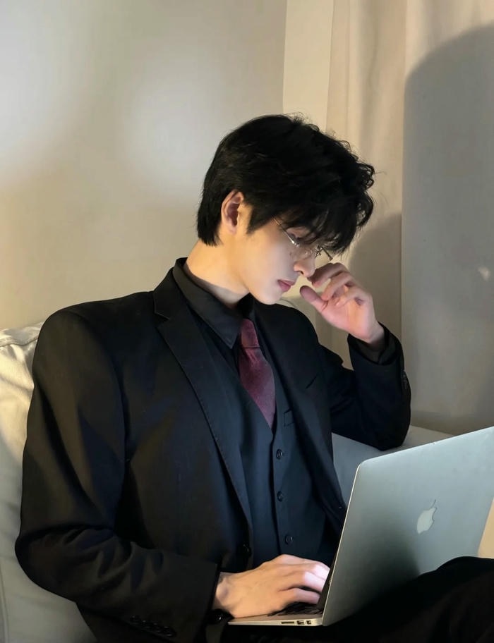 hình trai đẹp đeo kính