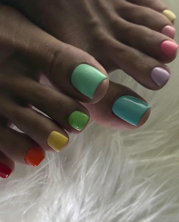 mẫu nail chân nhiều màu đẹp cực