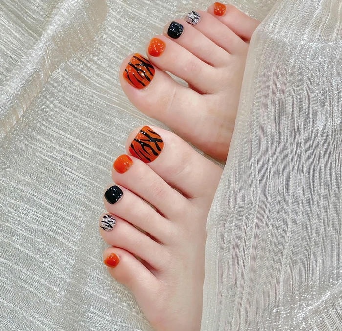 mẫu nail chân nhiều màu đẹp nhất