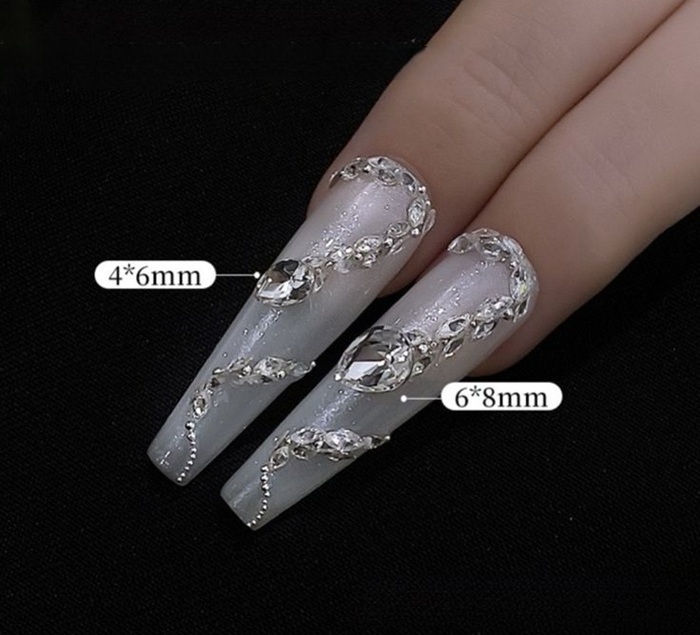 mẫu nail rắc đá sang