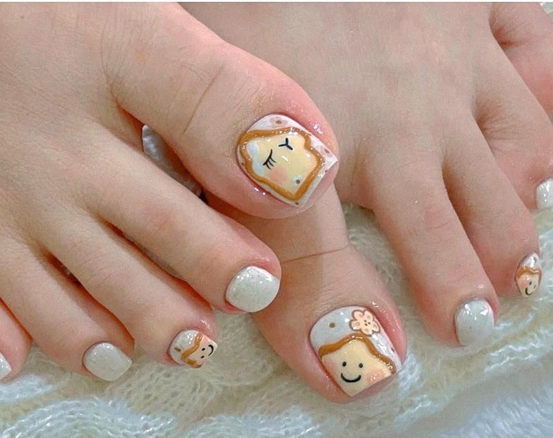 nail chân họa tiết gấu xinh xắn