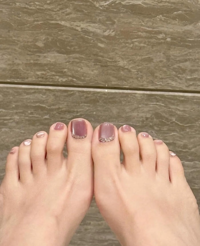 nail chân màu nude đẹp