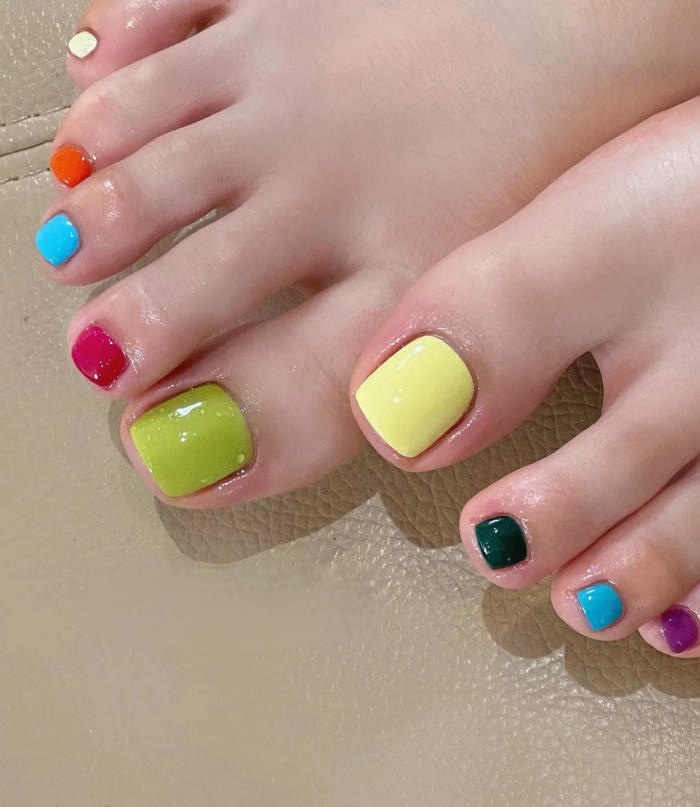 nail chân nhiều màu