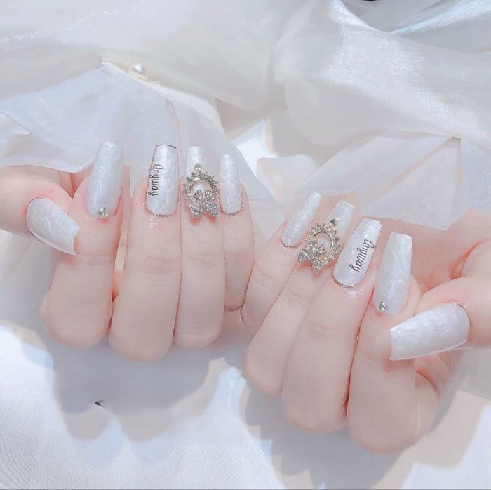 nail rắc đá đẹp