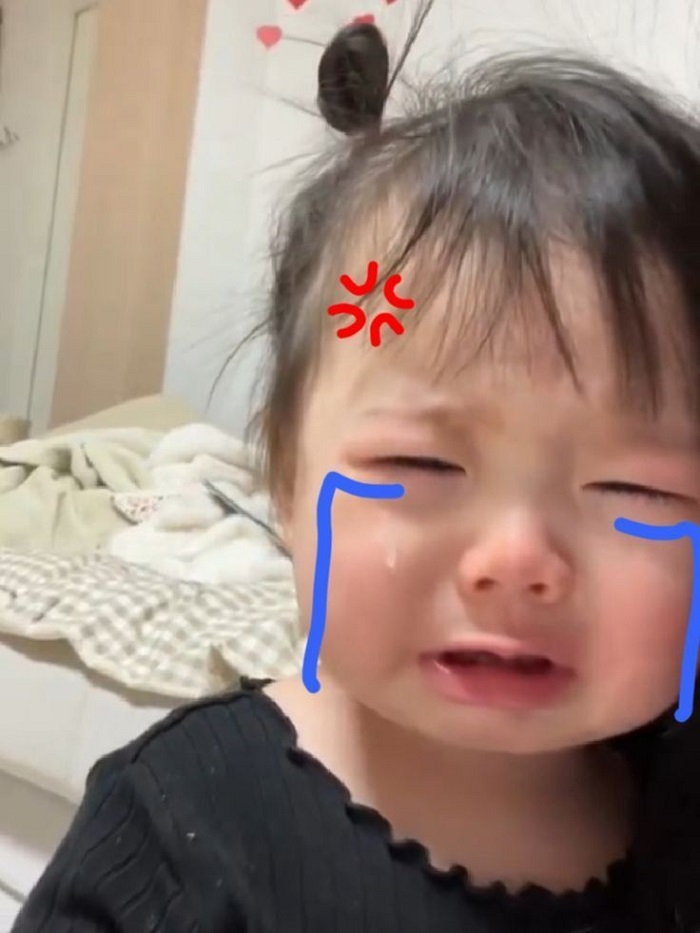 meme crying em bé buồn