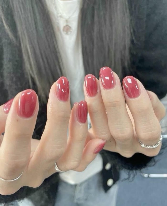 mẫu móng tay đẹp nhẹ nhàng 2025