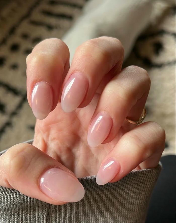 mẫu nail đơn giản nhẹ nhàng cho móng ngắn