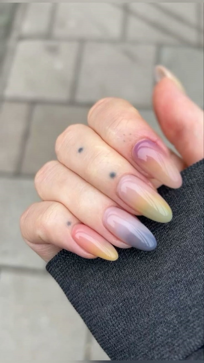 nail đính đá nhẹ nhàng