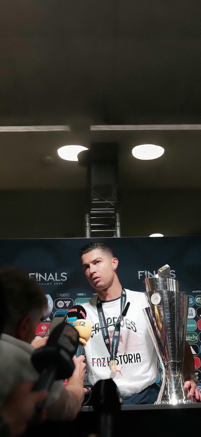 hình nền cr7 ngầu đẹp full hd