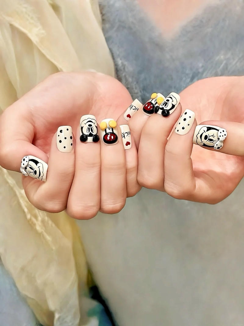 Album nail chuột mickey thu hút nhất