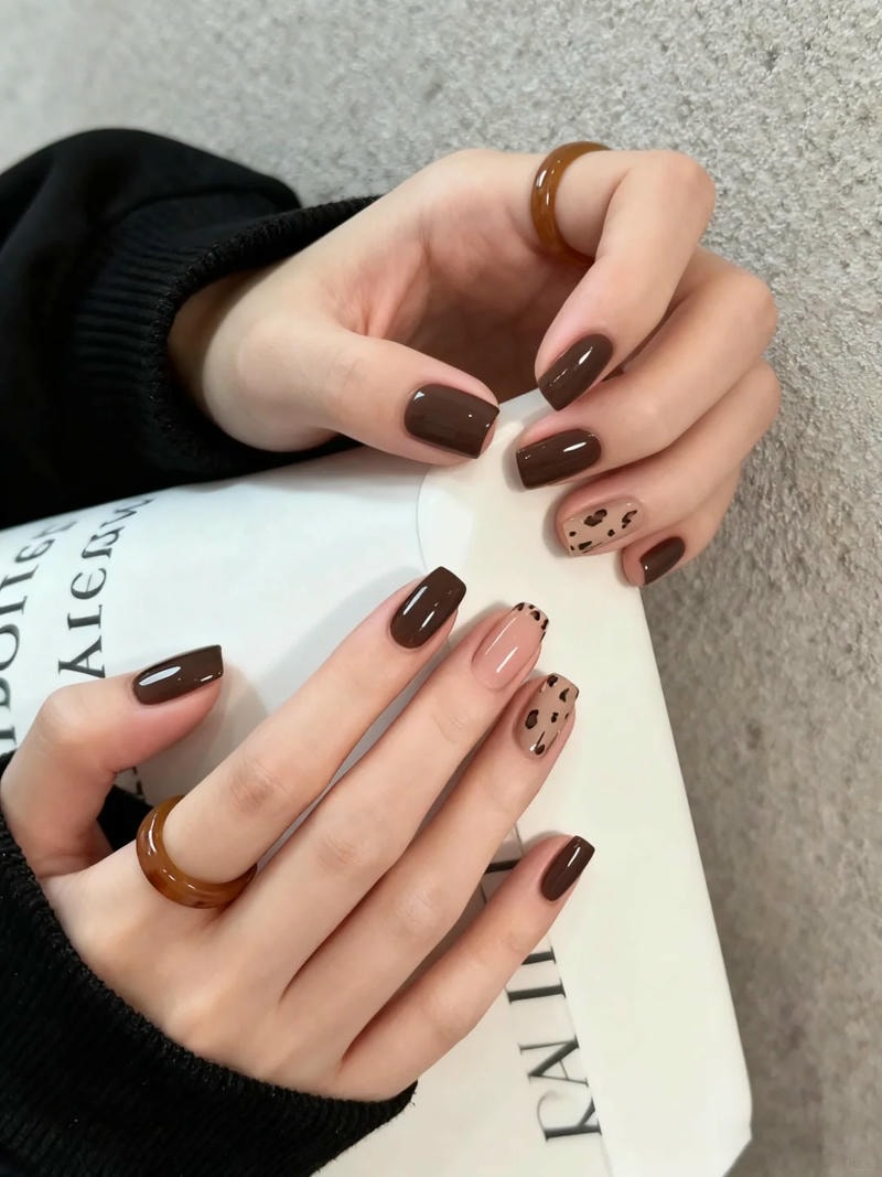Album nail da báo thu hút nhất