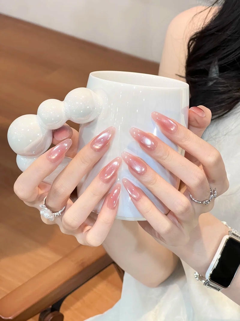 Album nail màu hồng thu hút