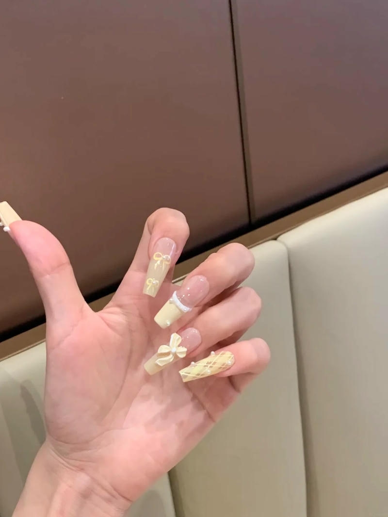 Album nail màu vàng miễn phí