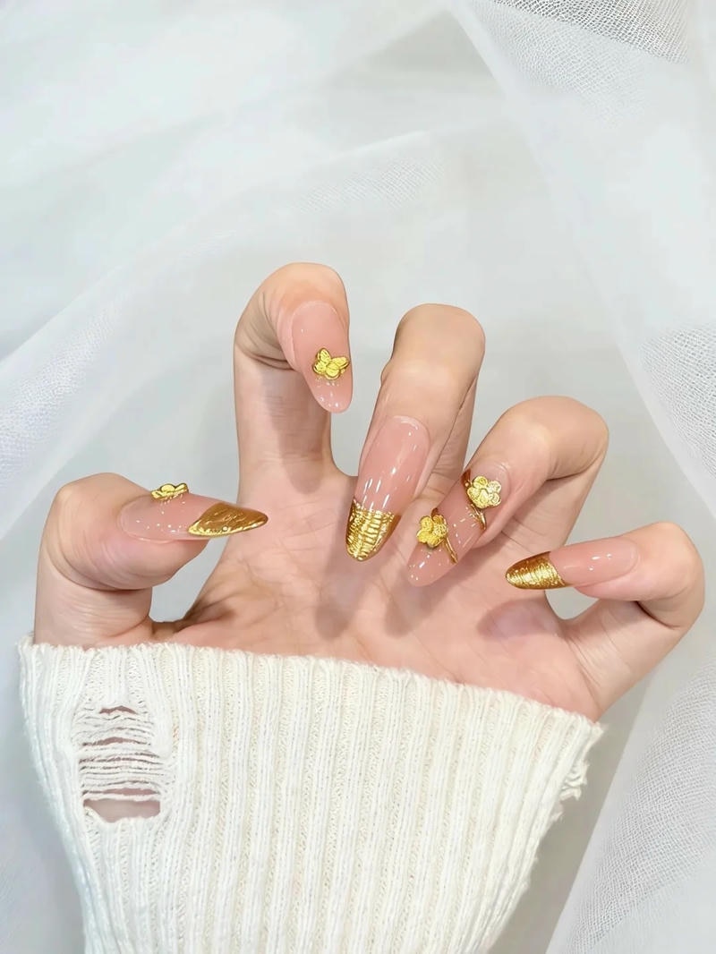 Album nail màu vàng thu hút