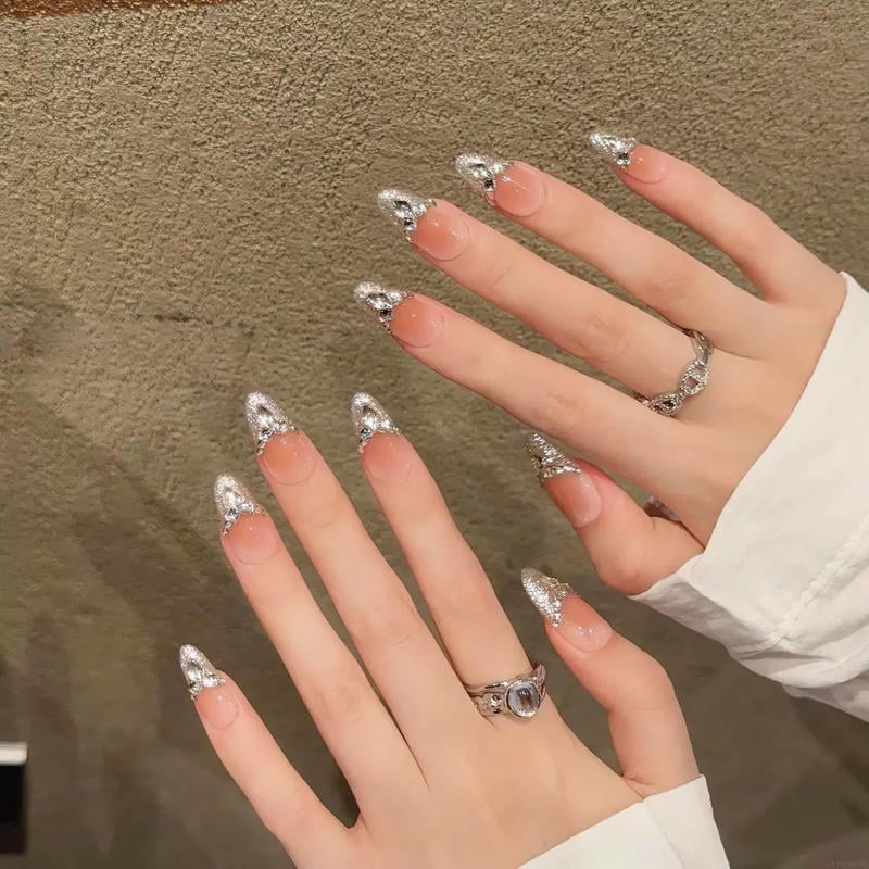 Album nail nhũ thu hút