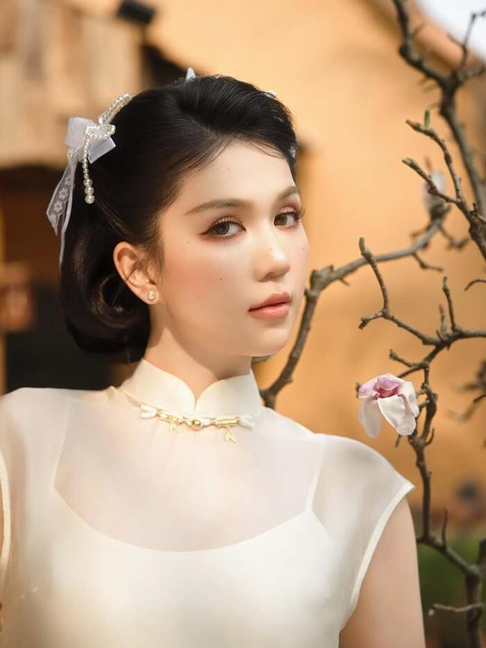 Ảnh Ngọc Trinh trắng hd