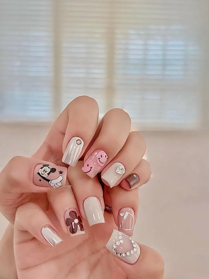 Ảnh nail chuột mickey cuốn hút