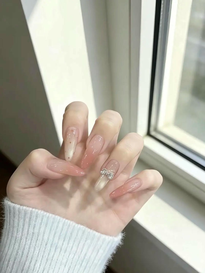 Ảnh nail đính nơ đẹp cuốn hút