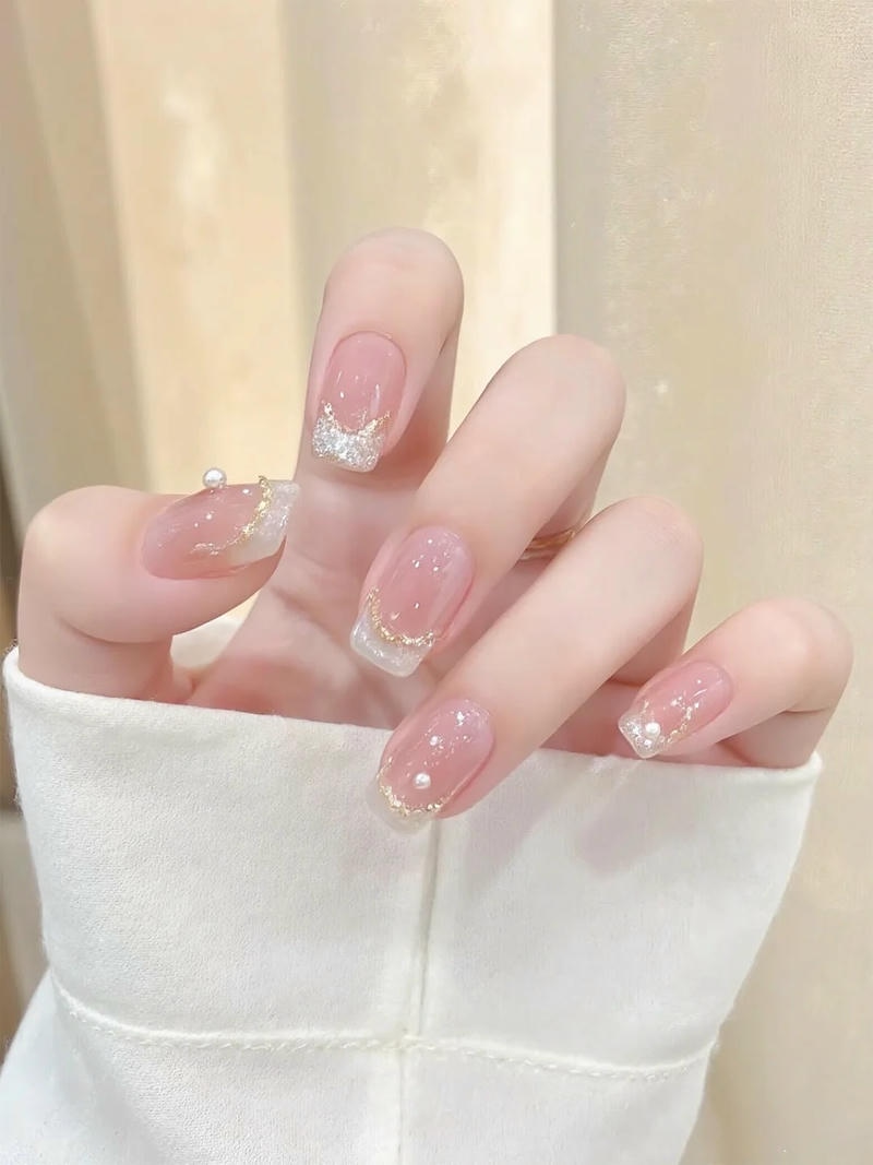 Ảnh nail đơn giản cho học sinh cuốn hút