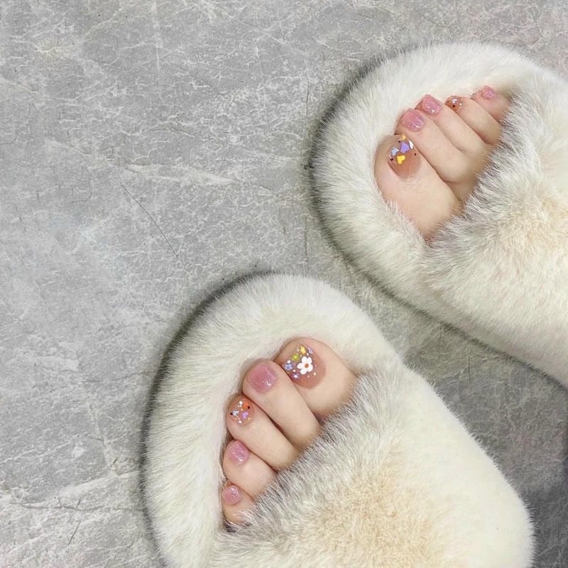 Bộ nail chân cho học sinh độc đáo