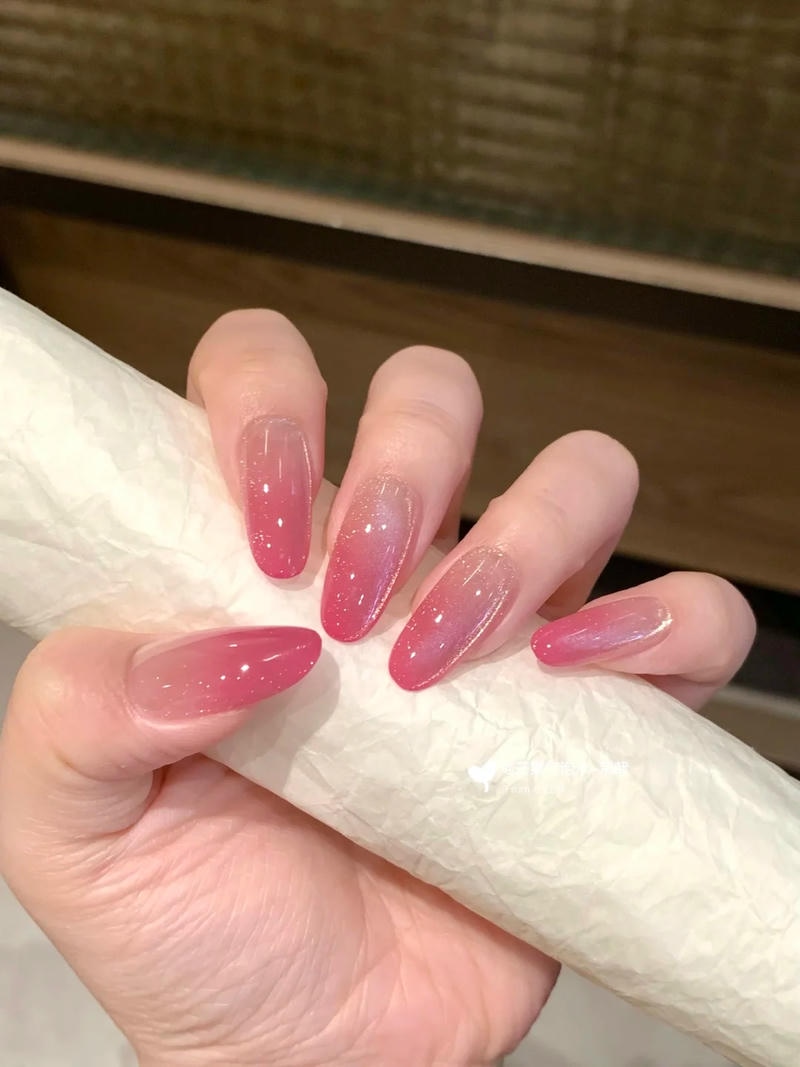 Bộ nail màu hồng độc đáo