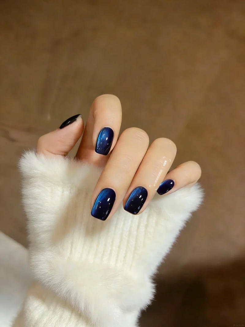 Bộ nail màu xanh coban độc đáo