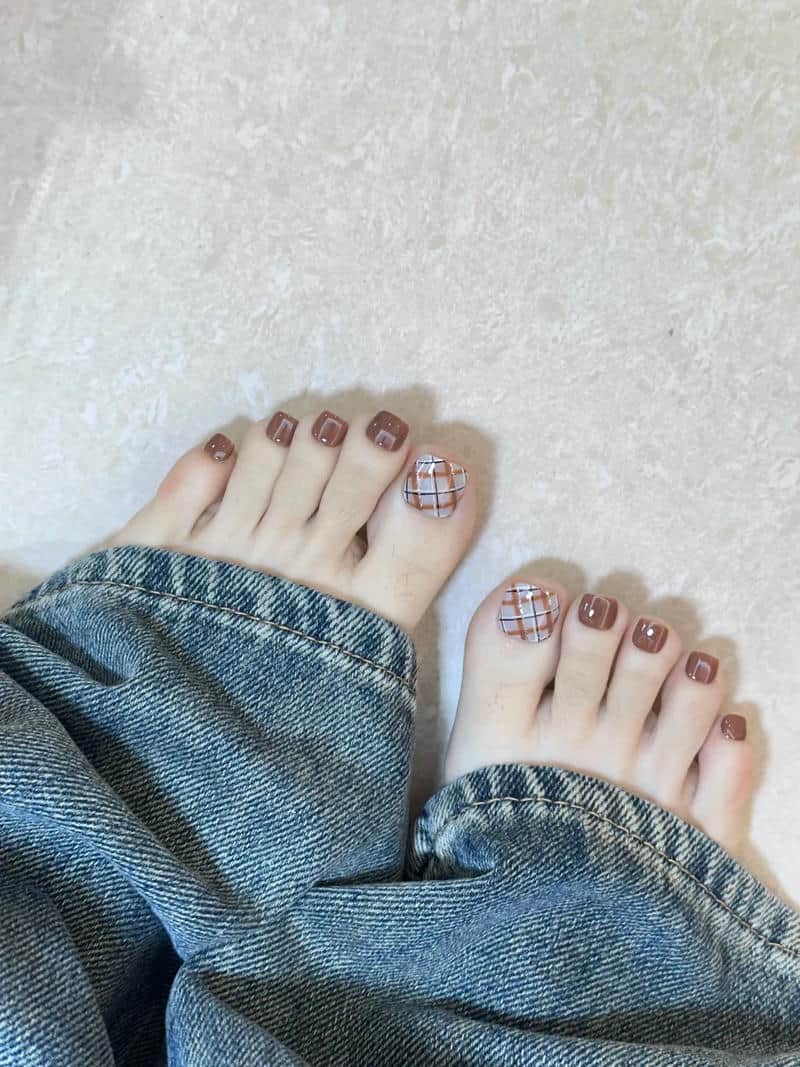 Bộ sưu tập nail chân kẻ trend nhất