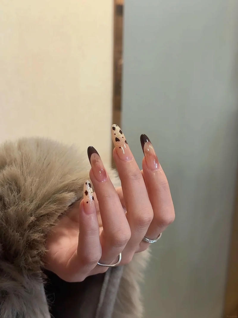Bộ sưu tập nail da báo trend nhất