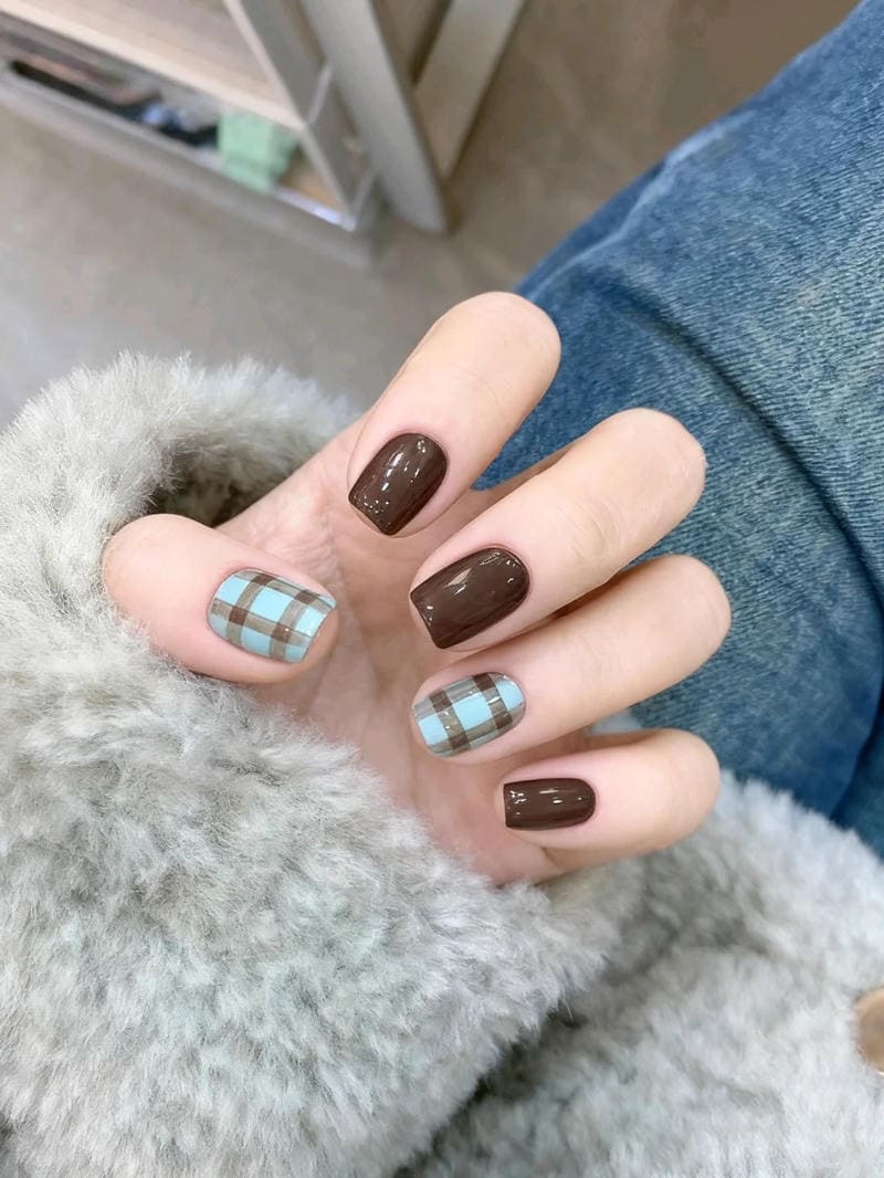 Bộ sưu tập nail kẻ trend nhất