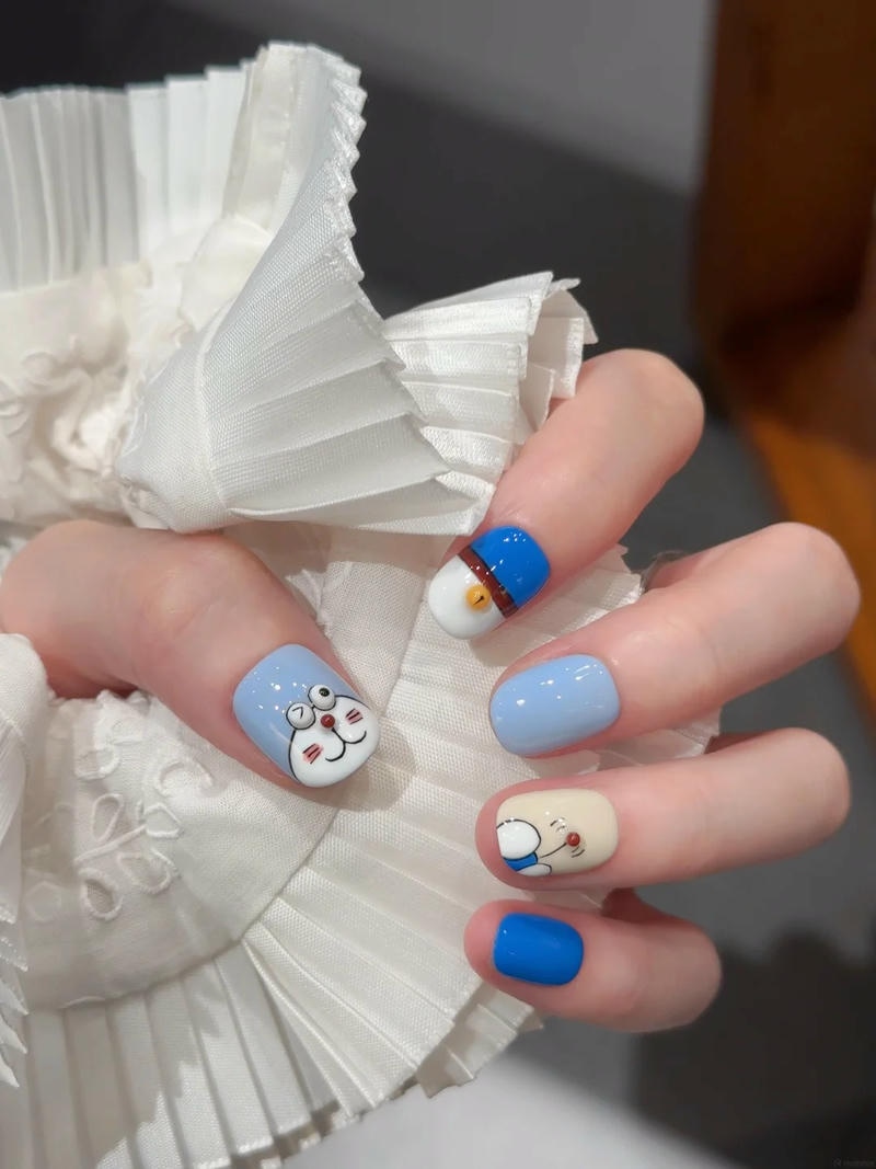 Bộ sưu tập nail vẽ doraemon trend nhất
